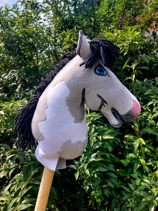 Szary Hobby Horse