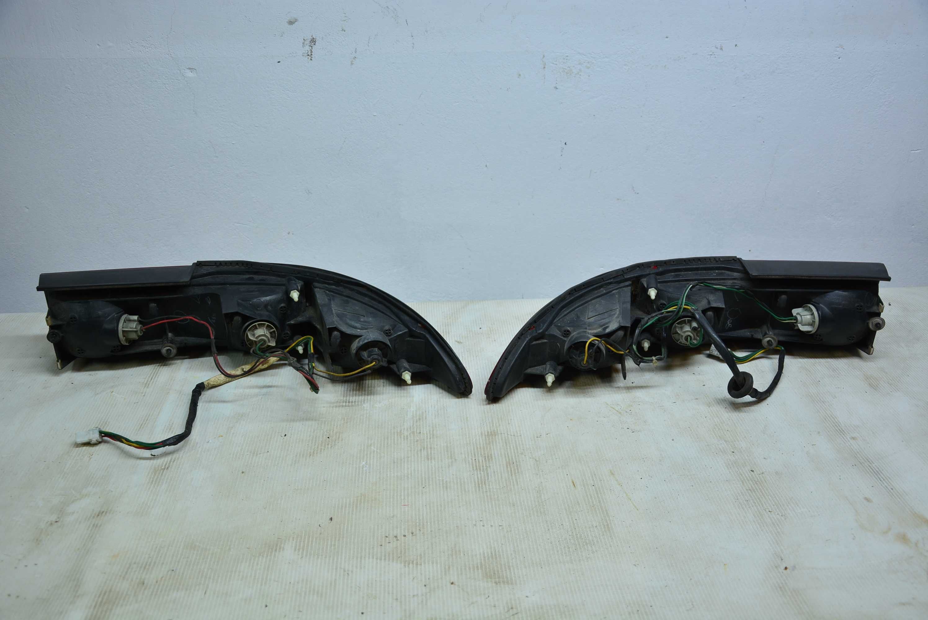 Mitsubishi 3000GT VR4 SL GTO Lampy światła tylne tył USA czerwone