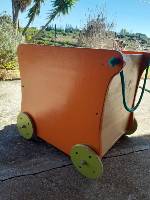 Carrinho guarda brinquedos bebé e criança