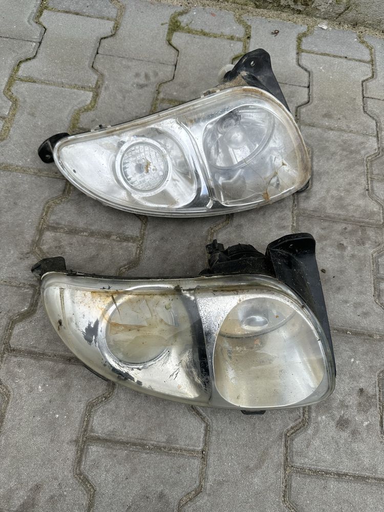 Lampa lampy reflektor przedni New Holland Case