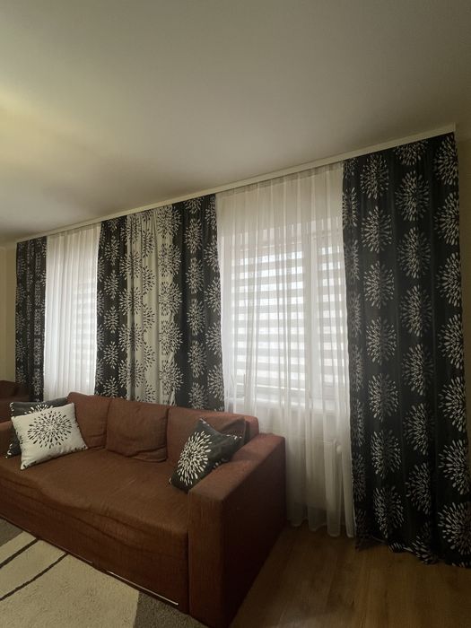 Штори чорно білі + 2подушки +3 наволочки