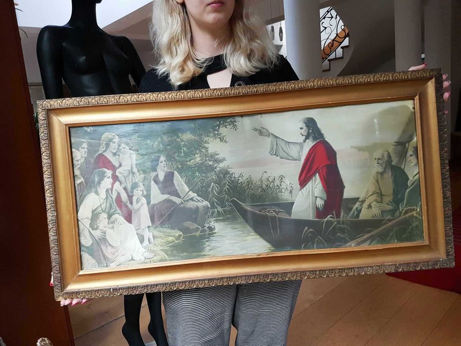 Obraz stara reprodukcja JEZUS NA ŁODZI w złotej ramie za szybą 86x43cm