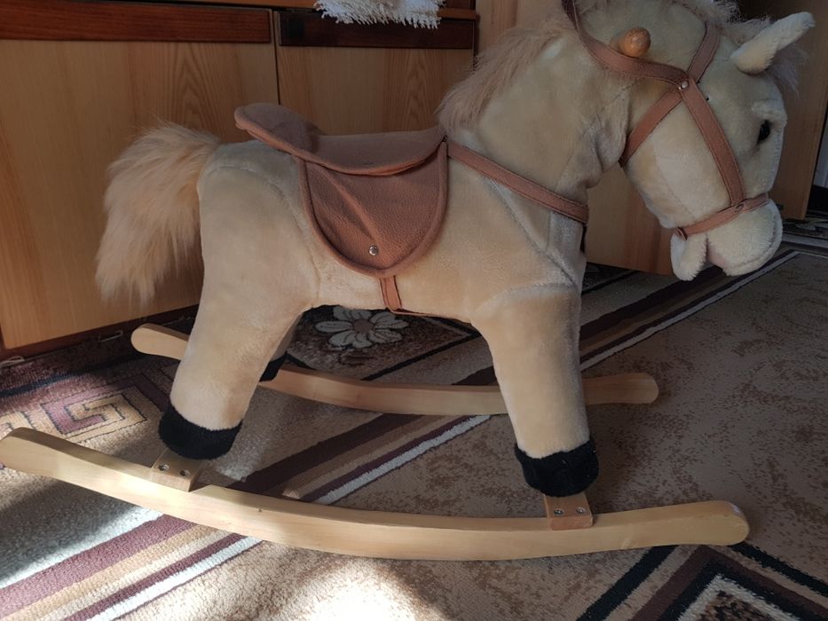 Лошадка-гойдалка