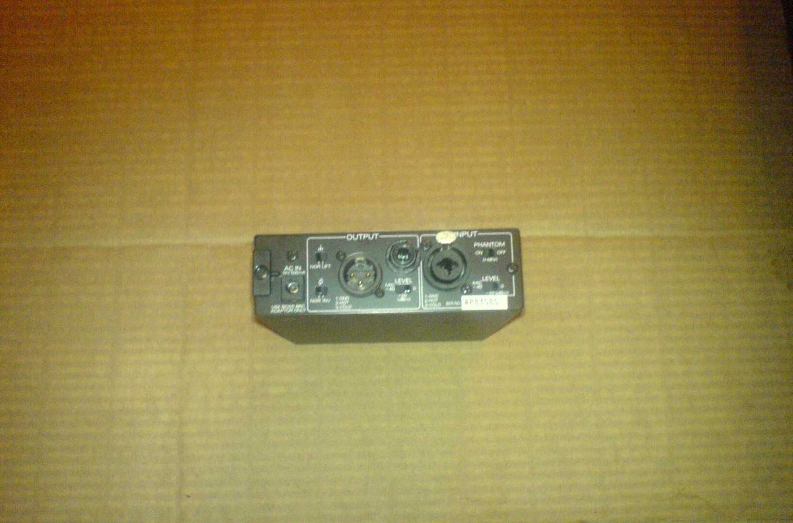 Roland AF70 (подавитель фидбека)