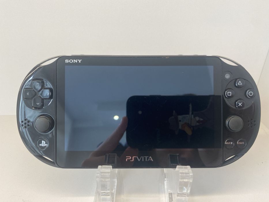PS Vita Slim 64GB +17 ігор в подарунок!