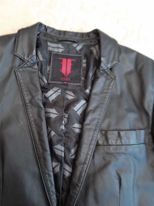 Пиджак из кожзаменителя