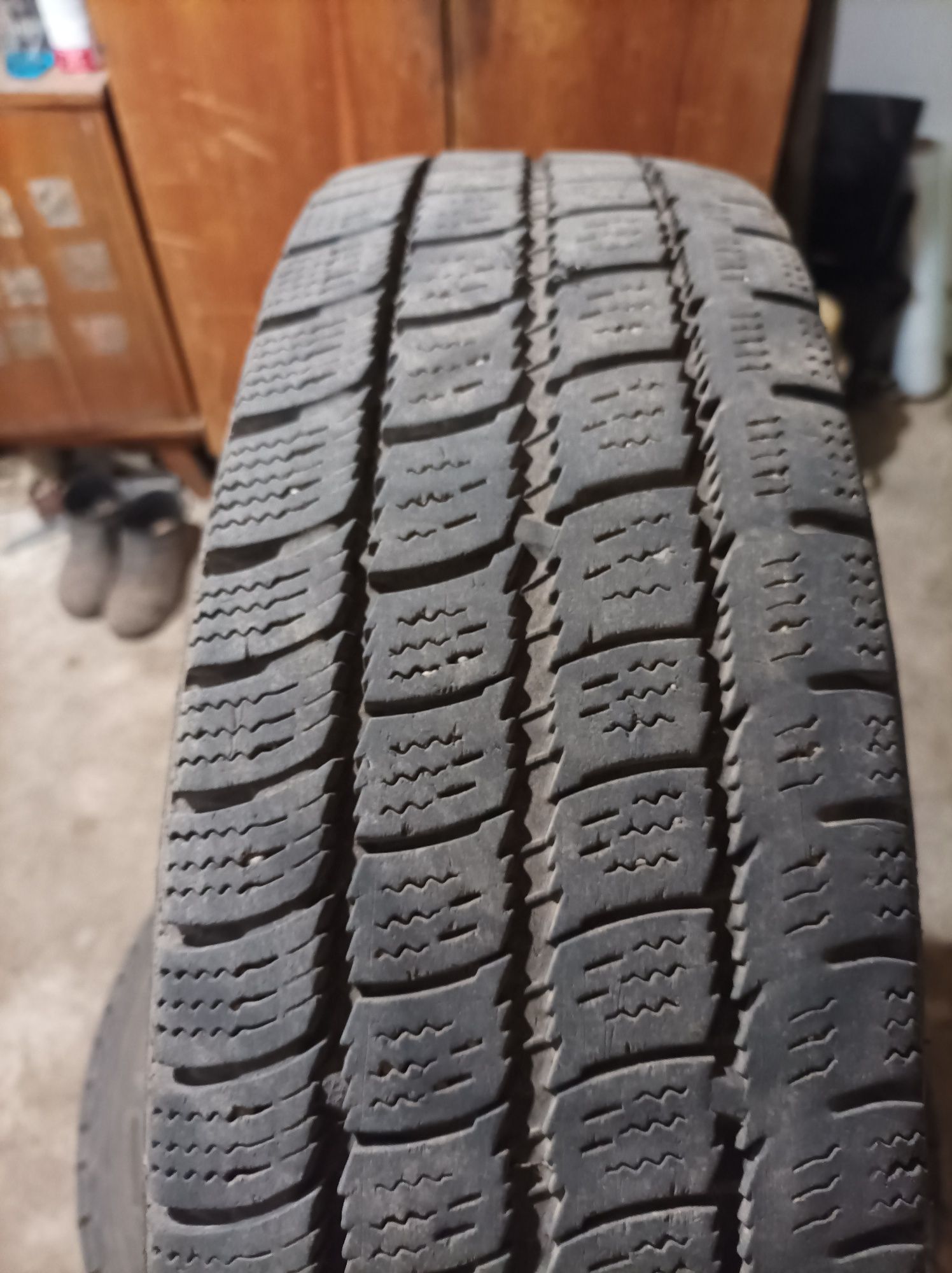 Продам гуму із дисками 185/75R16