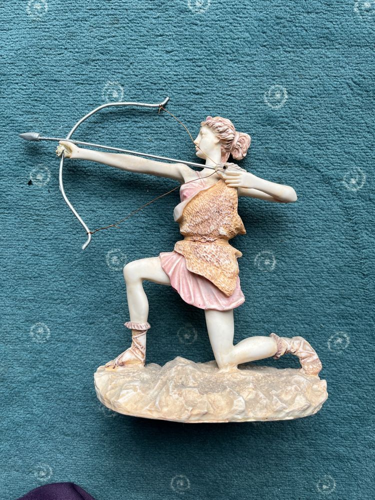 Figurka rzeźba Grecka, piekna 25 cm Hera Artemida dzielo pamiatka łuk