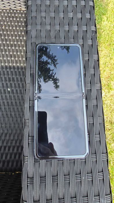 Samsung z flip SM-F700 uszkodzony