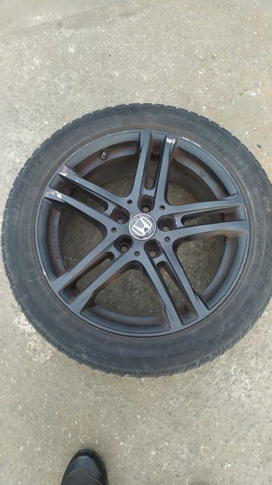Диски до автомобіля Honda accord 17 радіус, гума зима.
