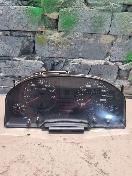 Панель приборів щиток приладів спідометр Audi 80 B4 Ауди Ауді 80