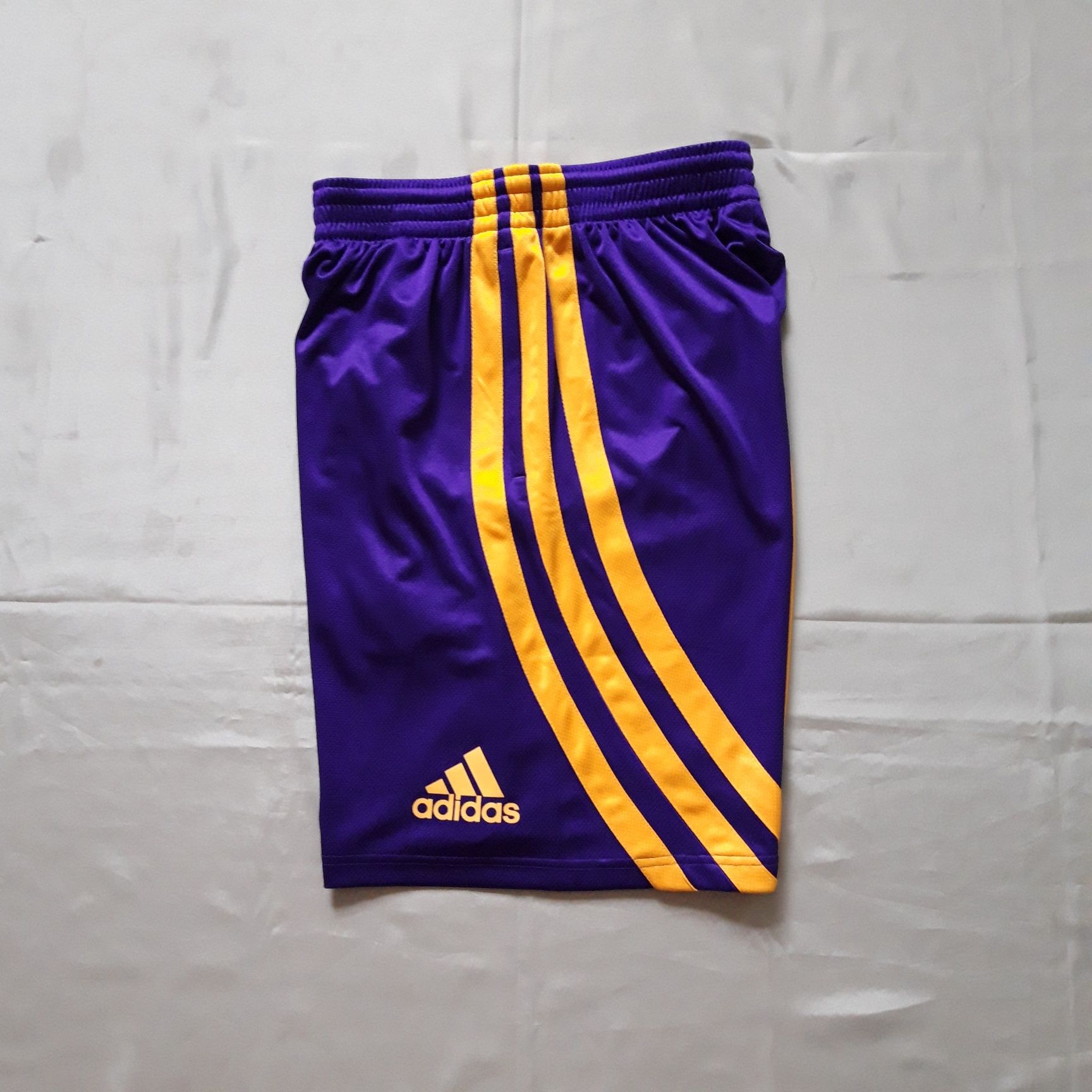 Шорты Adidas nba lakers