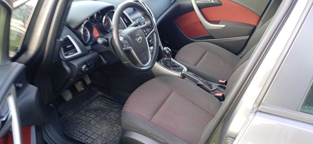 Opel Astra 1,6 benzyna + gaz, Salon Polska