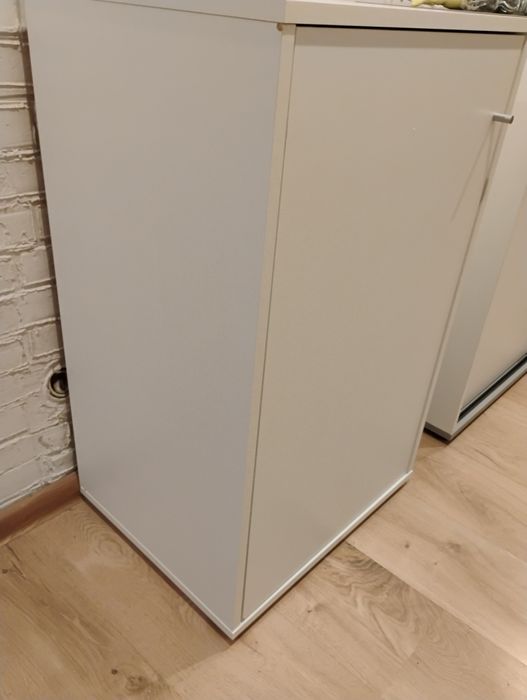 Biała pojemna szafka. Nowa. Polecam