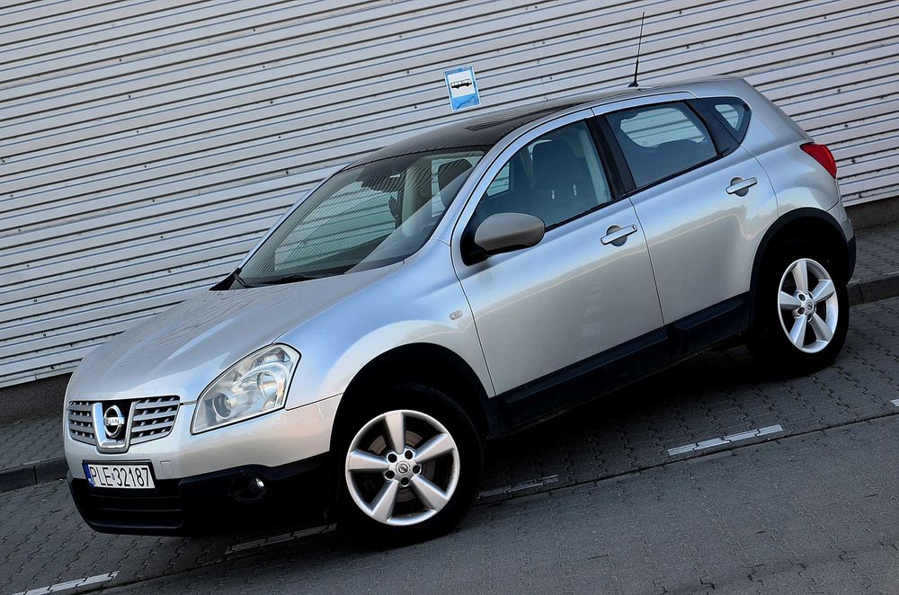 Nissan Qashqai 2.0 Benzyna*4x4* Panorama* Kamera Cofania* Hak *Zadbany