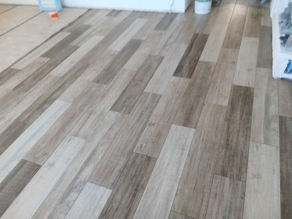 Різноробочий з надання послуг