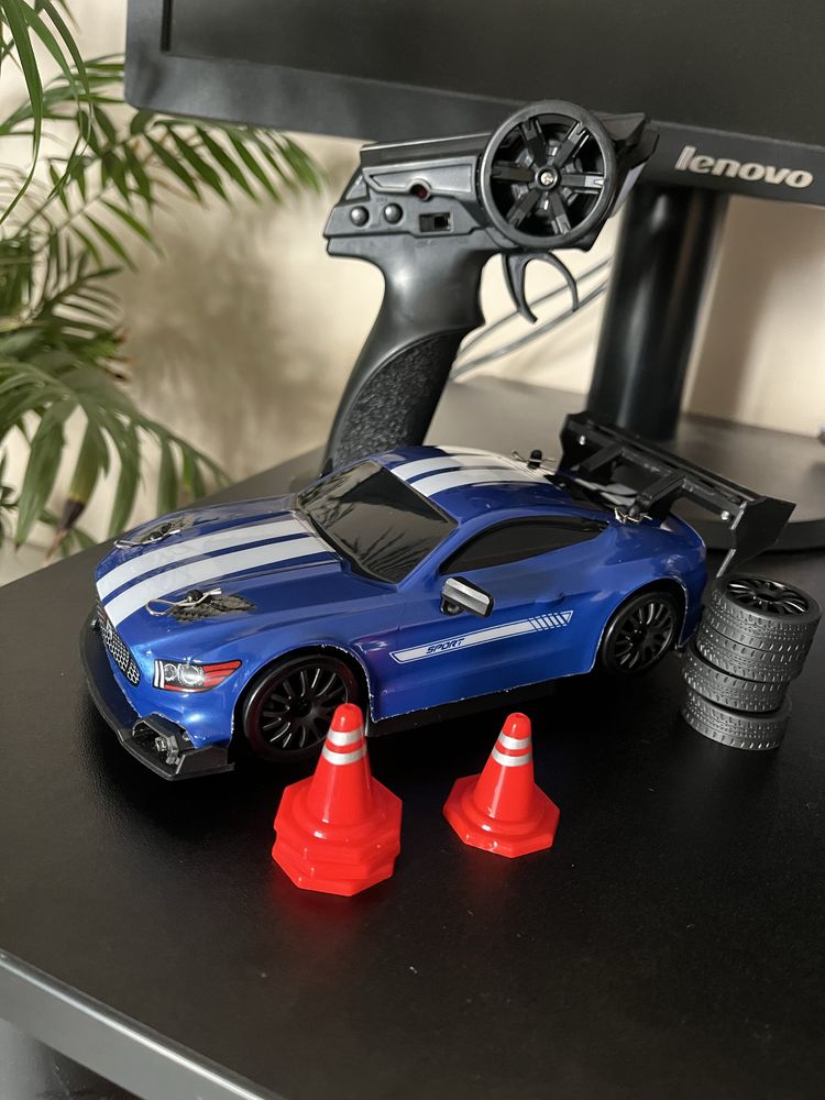 Samochód na pilot, zdalnie sterowany do driftu rc mustang Auto