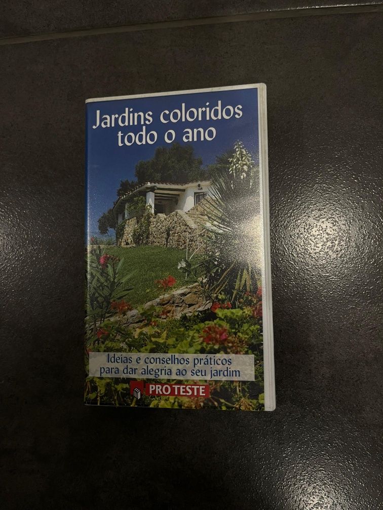 Cassete VHS "Jardins Coloridos"