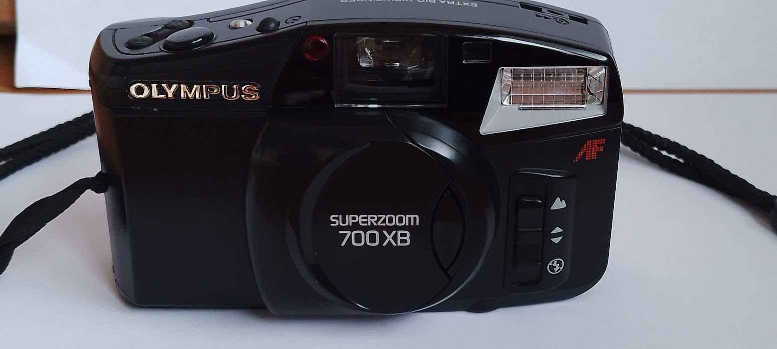 Olympus  superzoom  700  XB