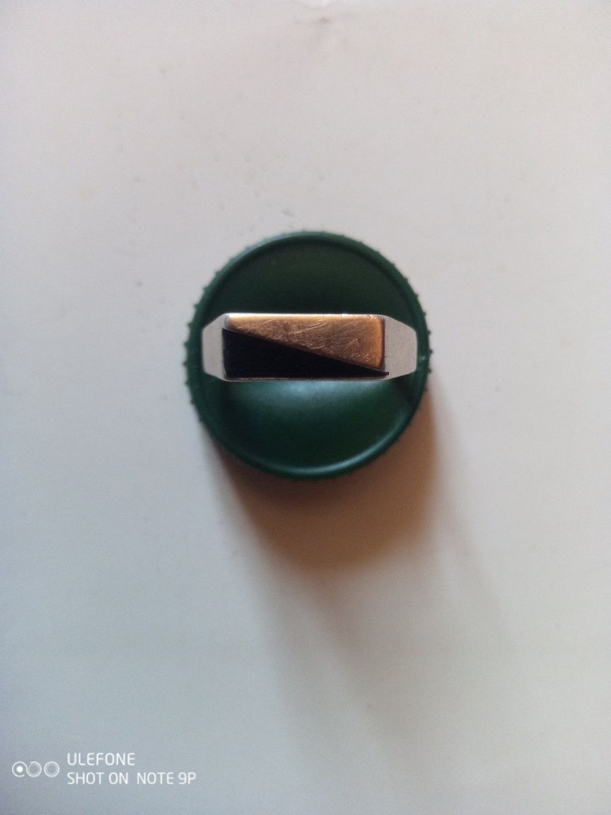 Продам серебряное кольцо
