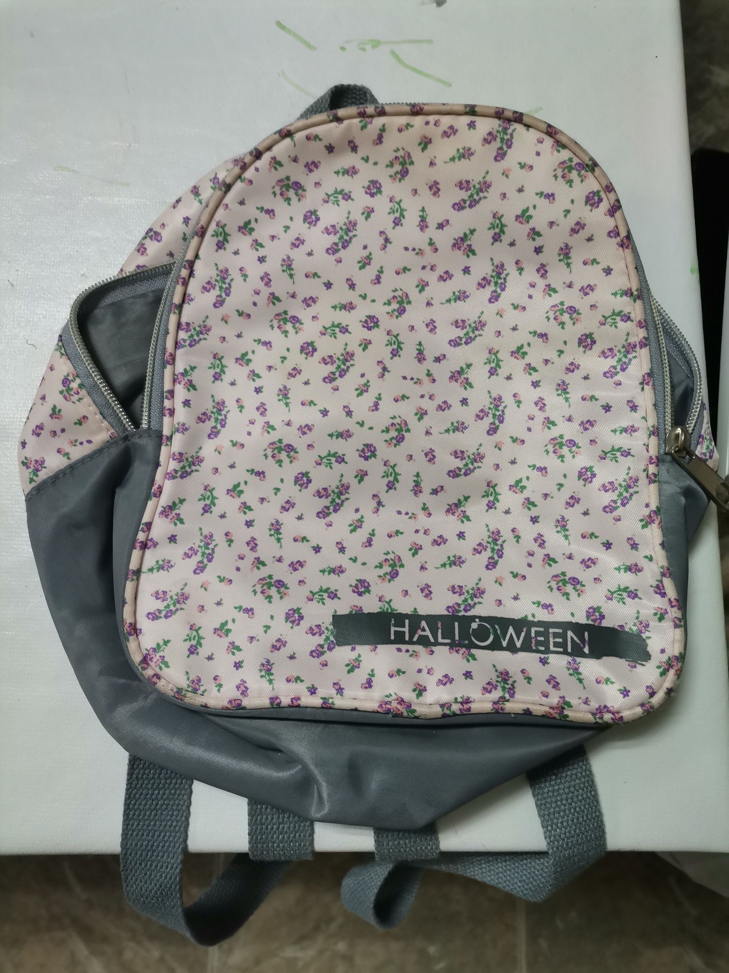 Mochila Rosa e cinza