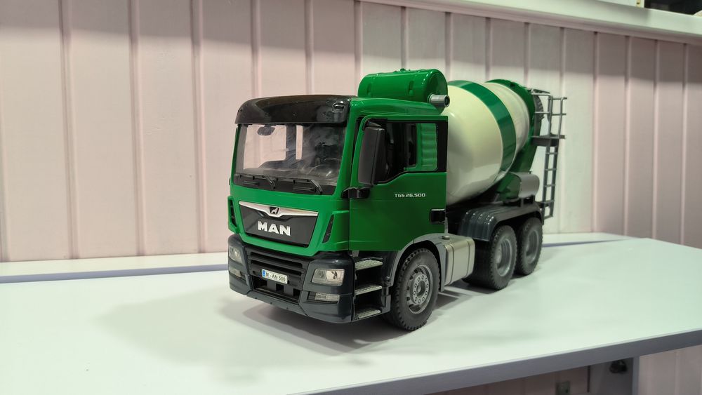 Bruder бетономешалка миксер Man tgx evro 6