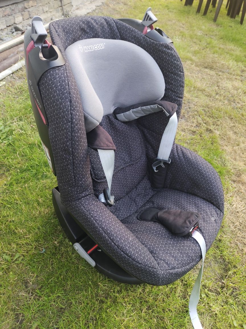 Maxi Cosi Tobi 9-18кг дитяче автокрісло в д.доброму стані