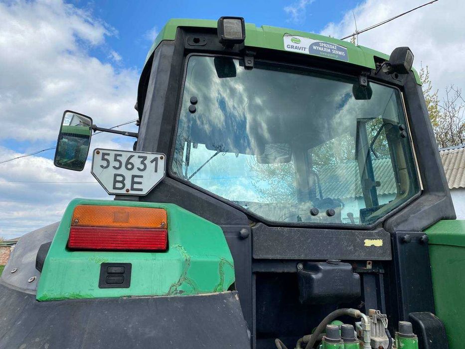 John Deere 6810 трактор сільськогосподарський