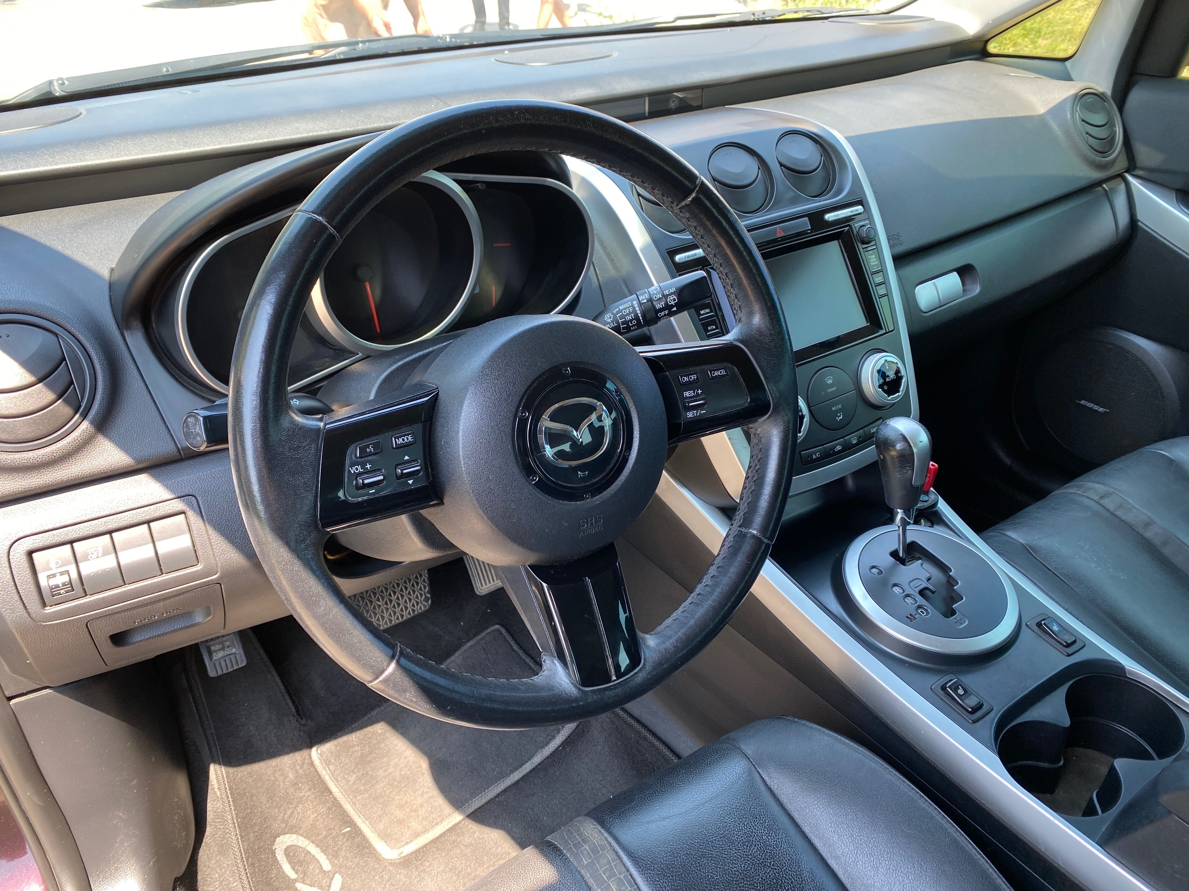 Автомобиль Mazda CX-7