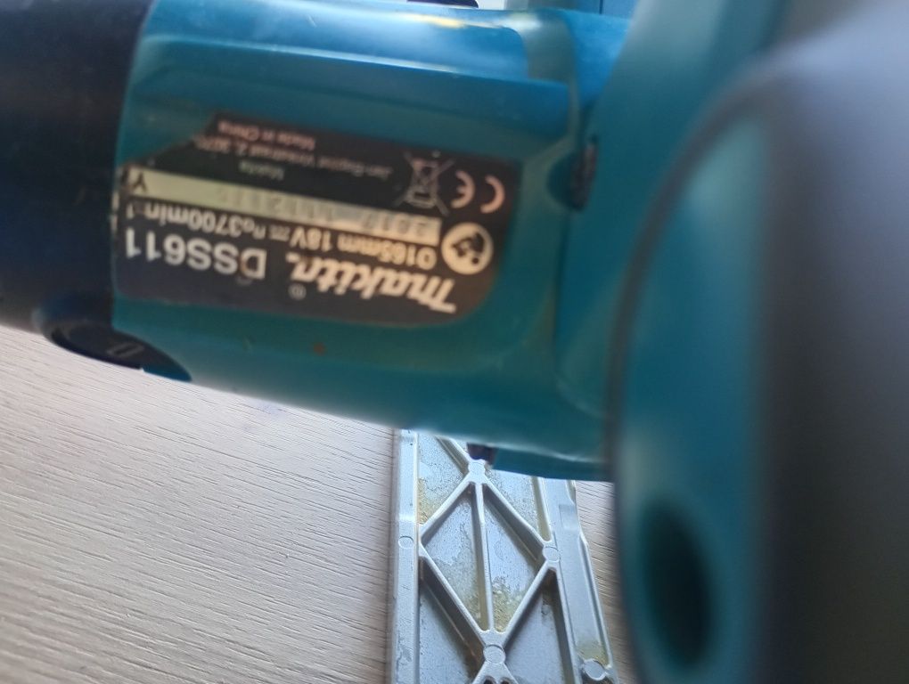 Pilarka Makita DSS611