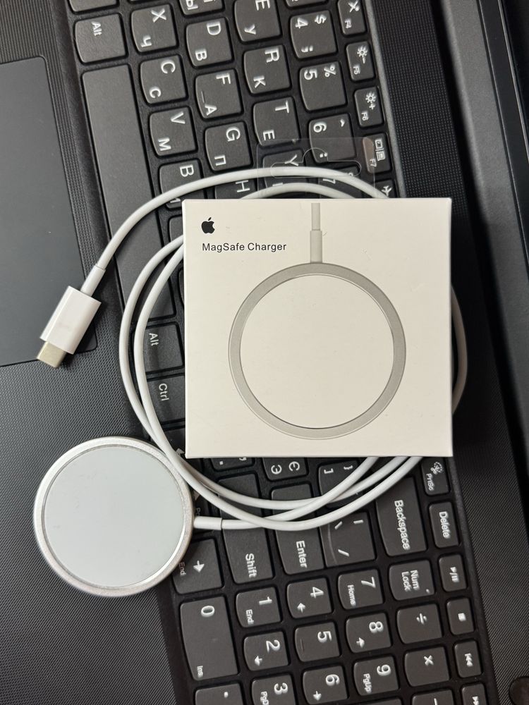 Бездротова зарядка для Iphone Apple MagSafe