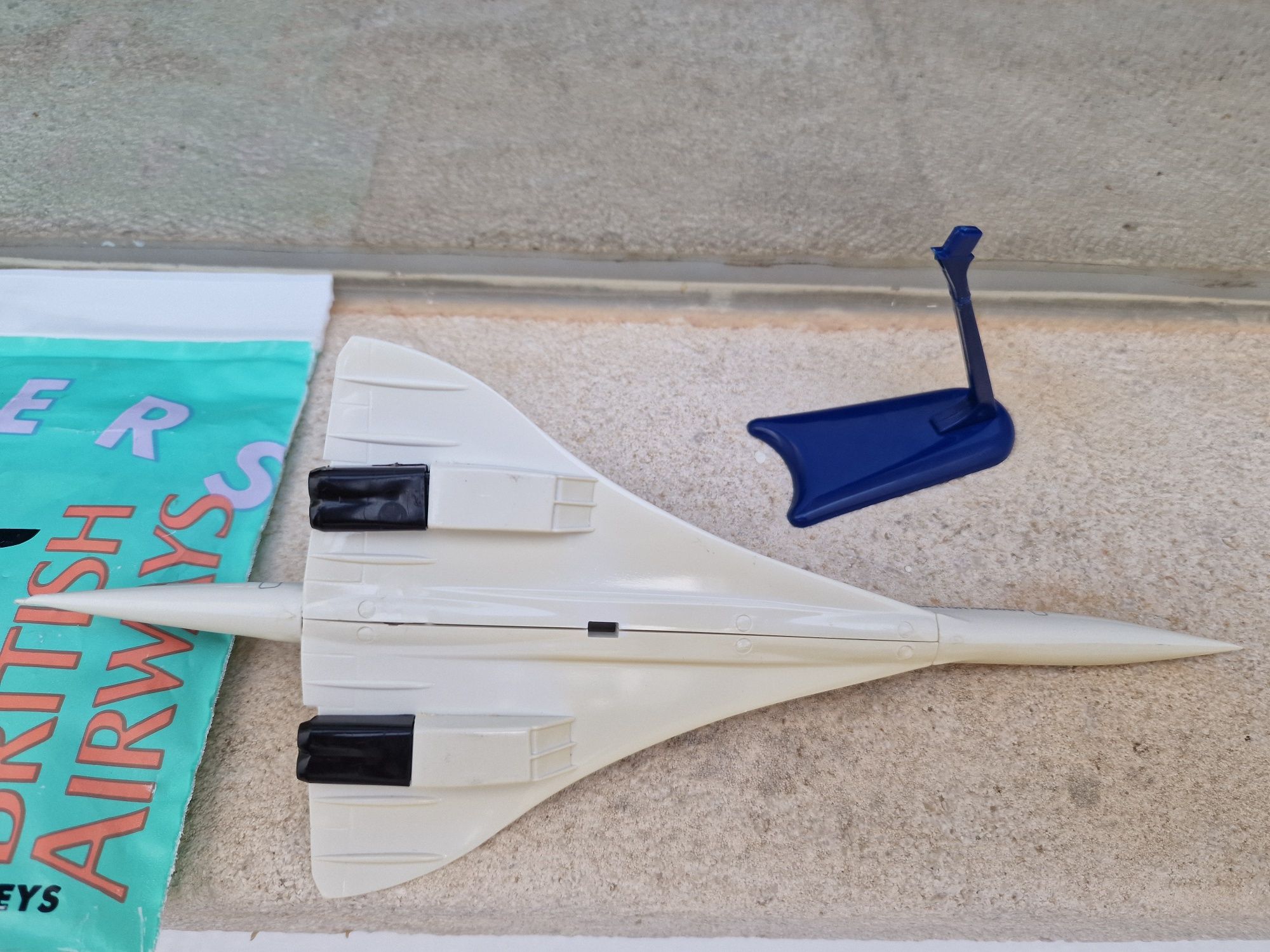 Avião Concorde BA e saco brindes anos 80