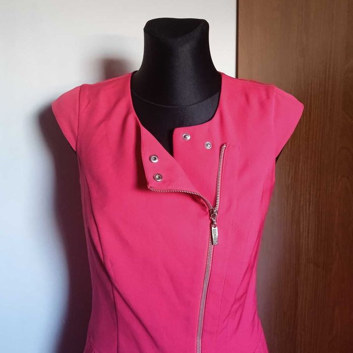 Marconi ładnie uszyta czerwona sukienka r. 36/38