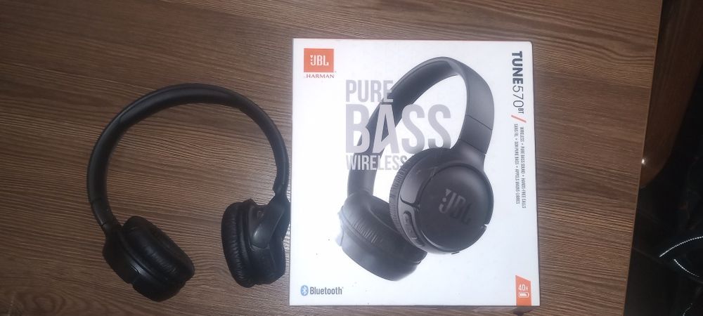 Навувшники JBL TUNE 570 BT