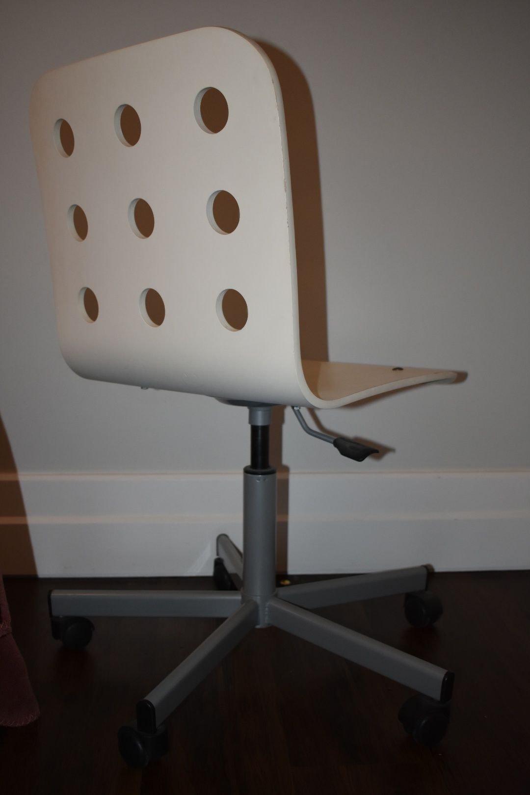 Cadeira branca de escritório