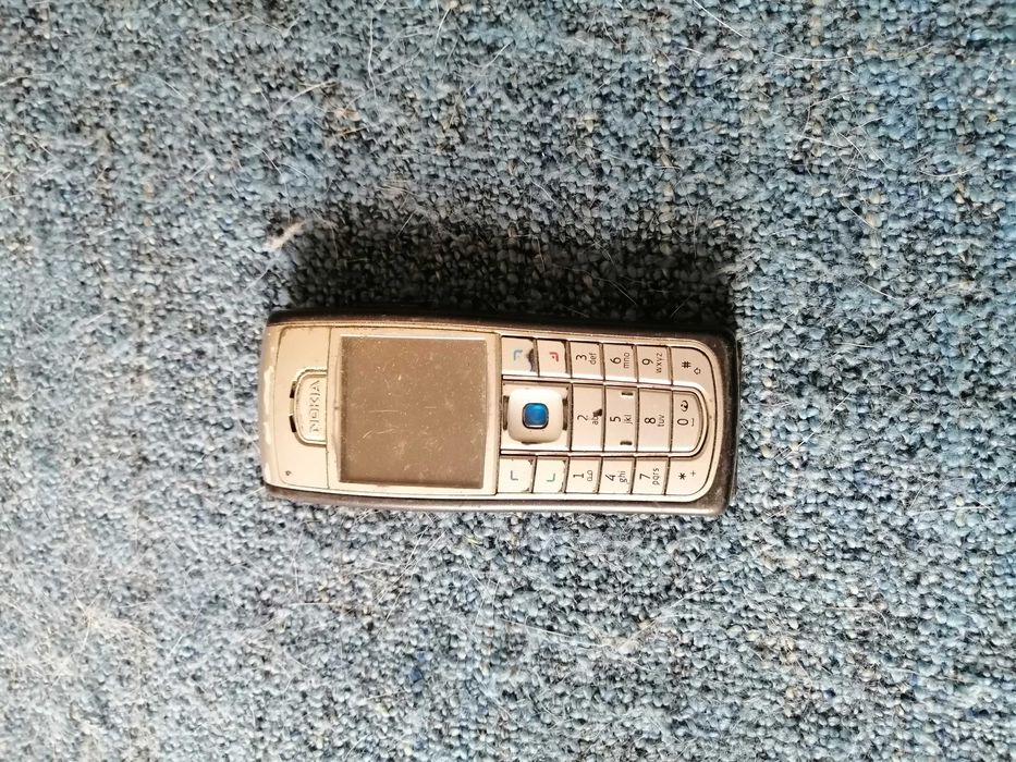 kolekcjonerski telefon nokia 6230i