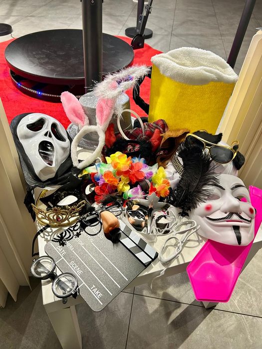 Fotobudka 360 , Fotobudka klasyczna oraz duże selfie lustro!