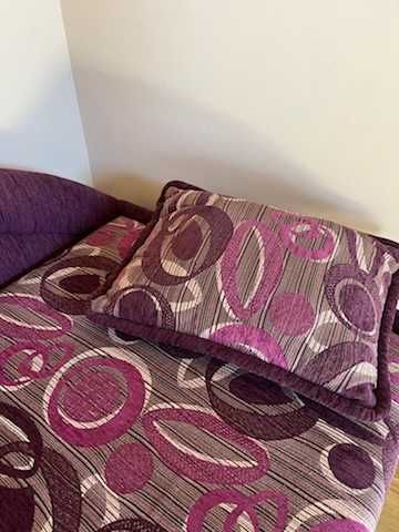 Fioletowa sofa jak nowa