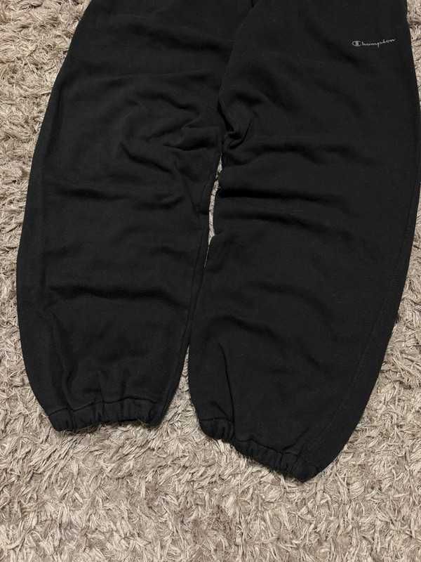 Czarne baggy skate dresowe spodnie Champion - Size M