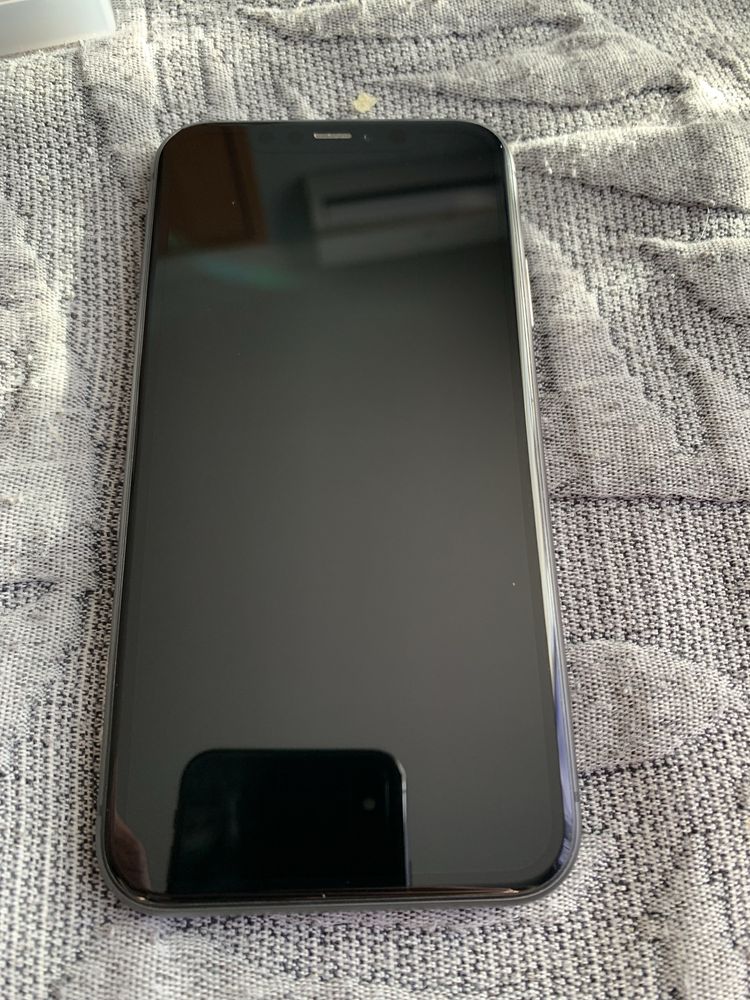 iPhone 11 128gb black (+захисні стекла)