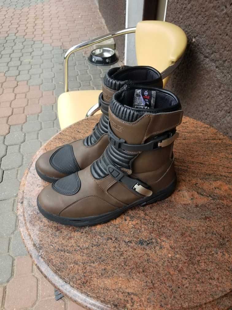 Buty motocyklowe  crosowo-turystyczne