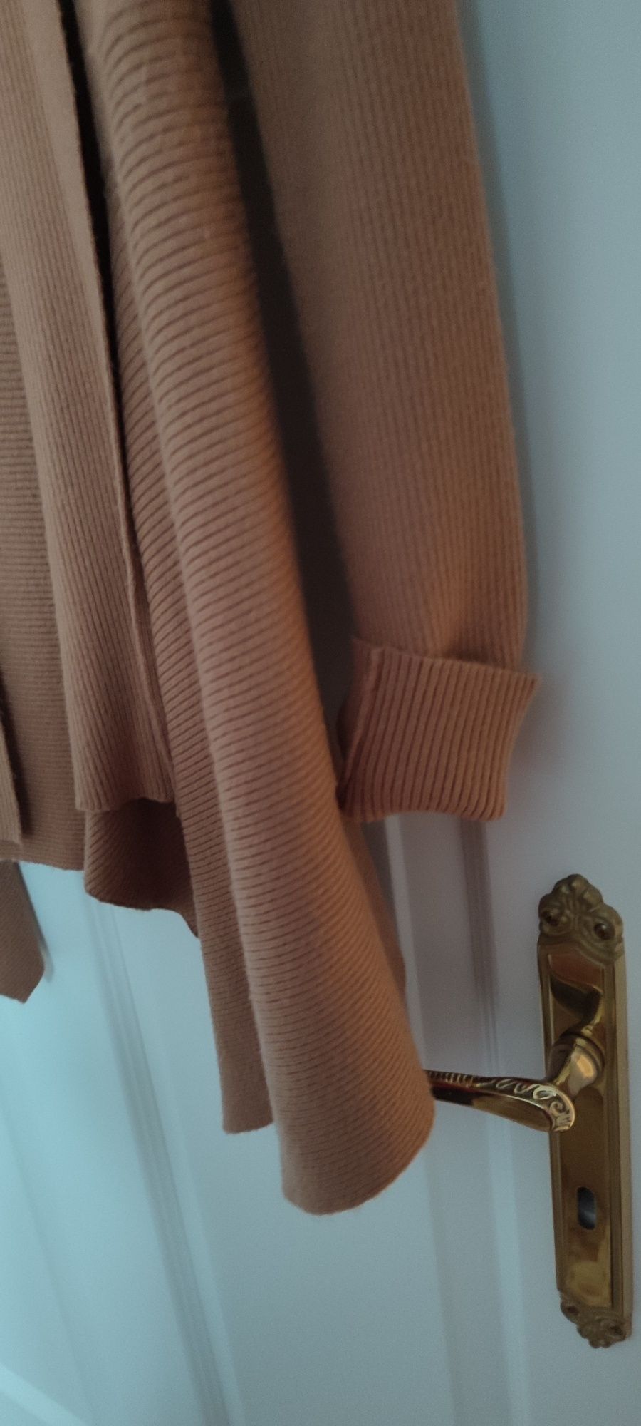 Kardigan Zara Knit S camelowy, niezapinany luźny, fala