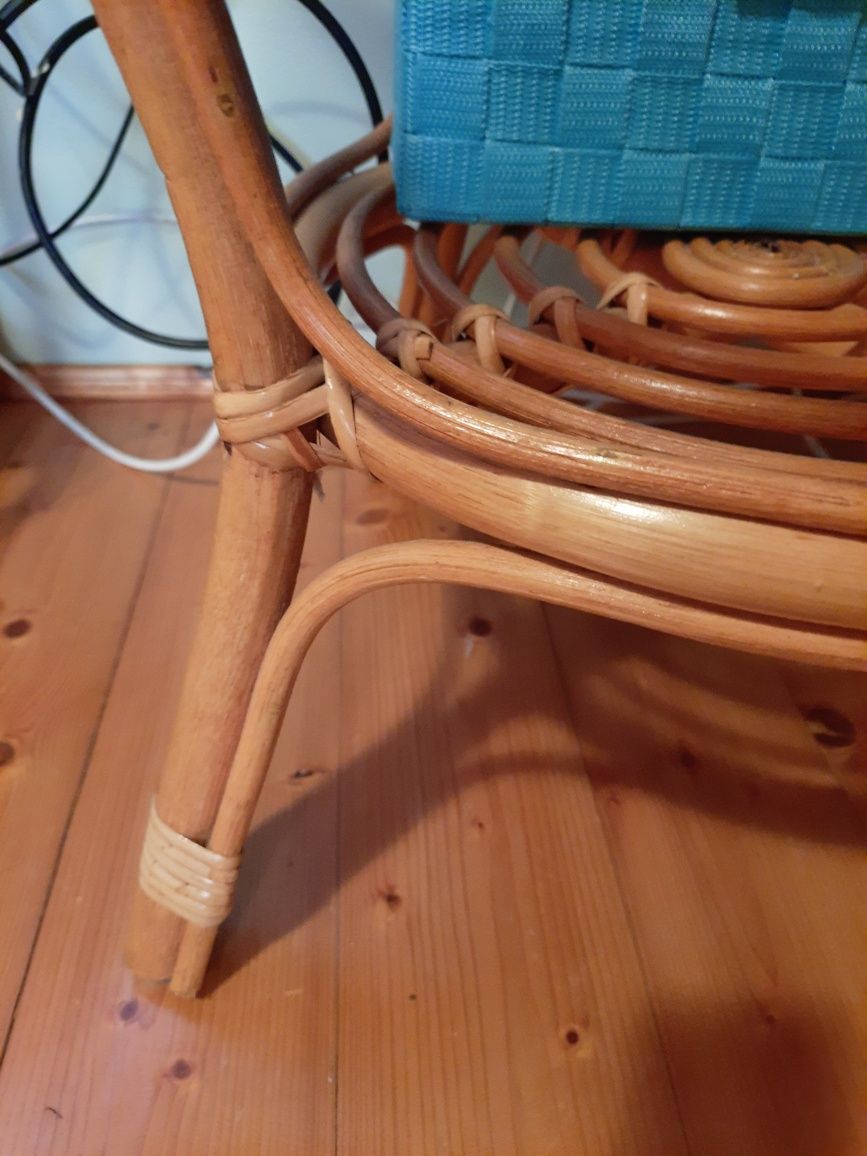 Zestaw z ratanu,wikliny krzeslo x 2 , stół