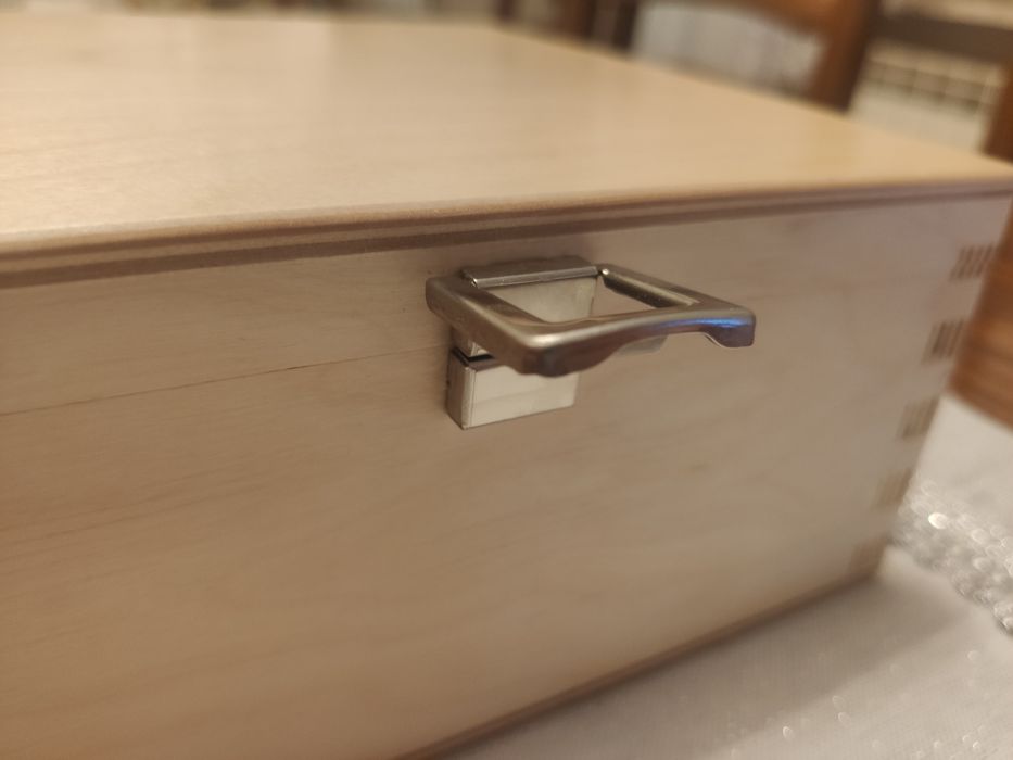 Skrzynka skrzyneczka pojemnik drewniany lakierowany decoupage