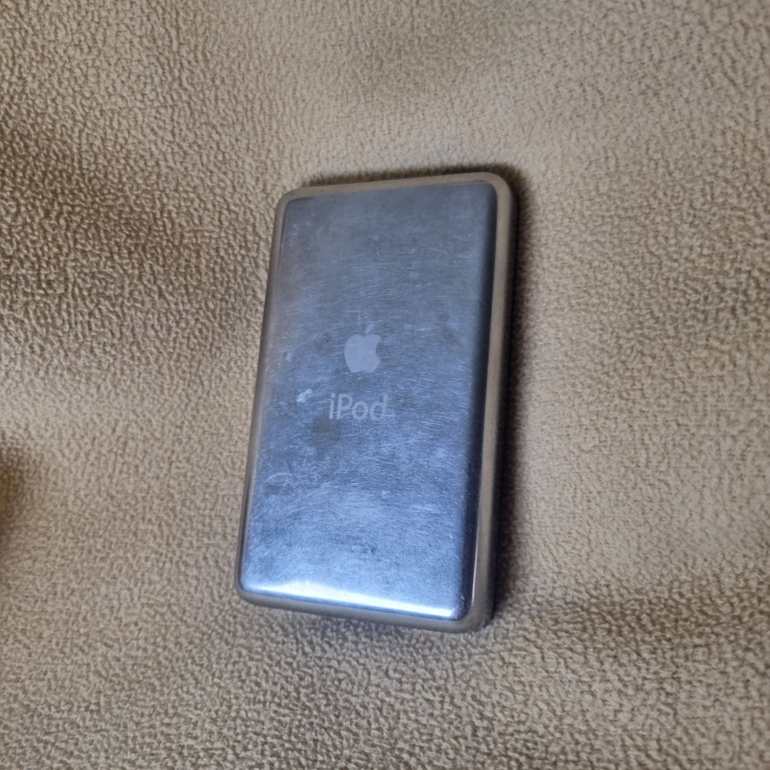 Retro iPod 160GB – klasyka w świetnym stanie!