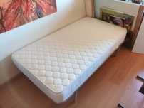 Cama Estrado e Colchão Solteiro 183 x 98 cm
