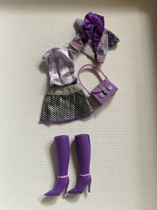 Аутфіти для ляльок Барбі