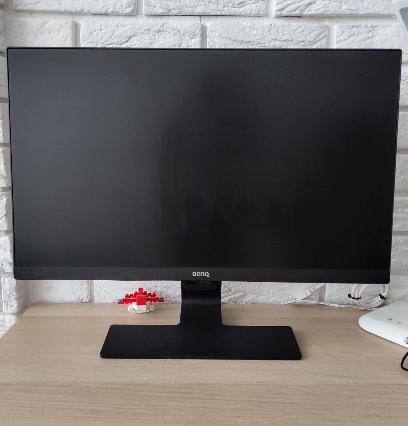 Монітор 24" Benq gw2480 безрамочный