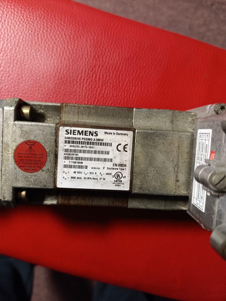 Silnik pozycjonujący programowalny SIMODRIVE POSMO Siemens 300W