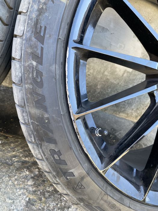 Диски з резиною на авто